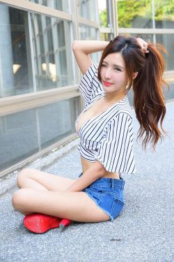 美女露全乳无遮挡图片